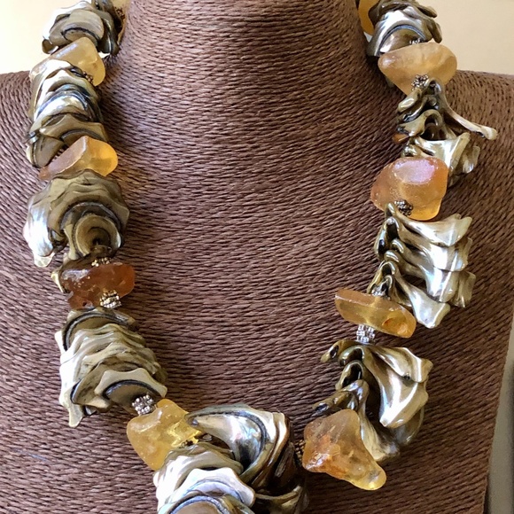 Gorgeous amber shell necklace designer show stoppe - Picture 1 of 10